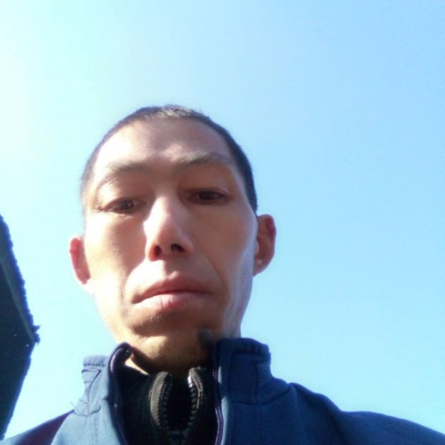 溪流回眸敏感的照片