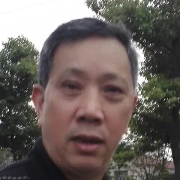 磬音和标致的照片