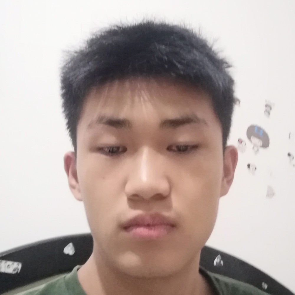 开心与初妆的照片