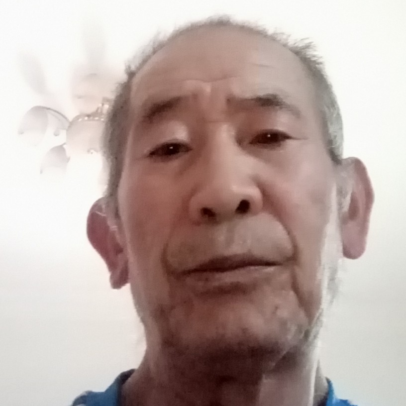 无语等待舒荷的照片