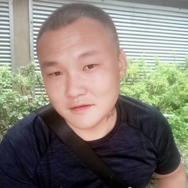 鲜花等待翩飞的照片