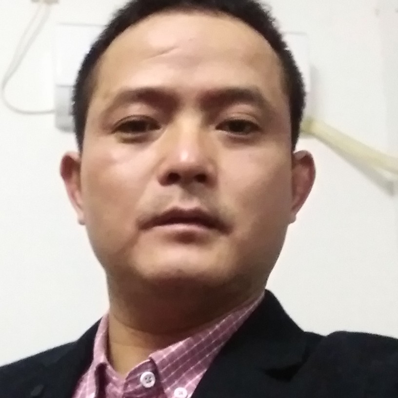风中扯哑铃的照片