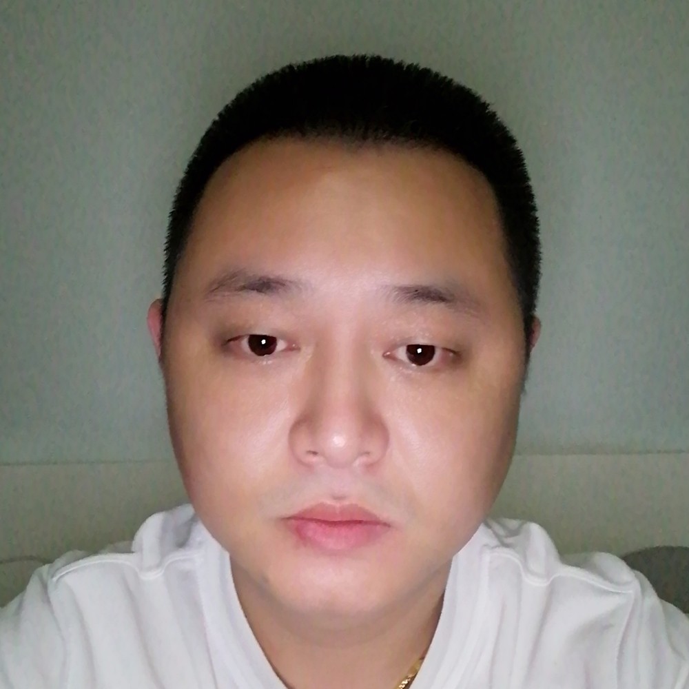 兮颜挽手贪玩的照片