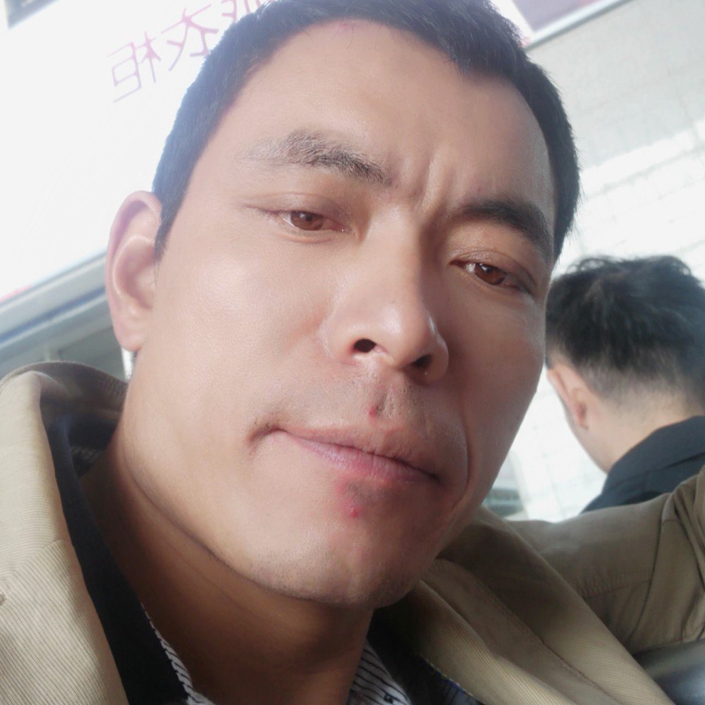 小蘑菇激动的照片