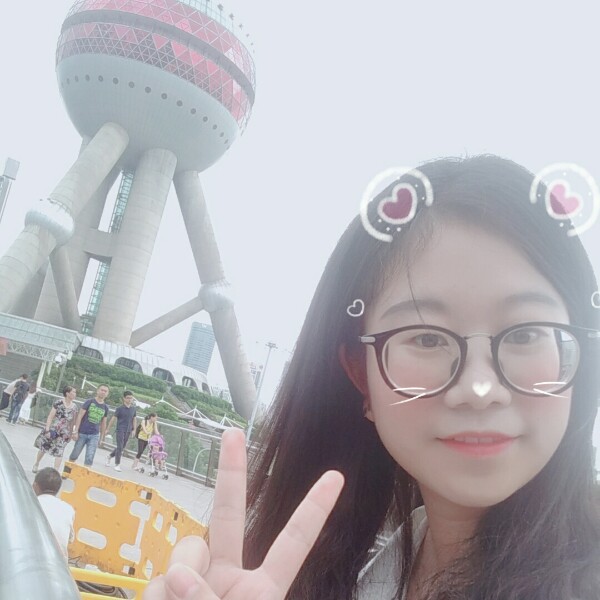 吃饱了撑着打嗝的照片