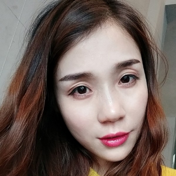 黑色童话的照片
