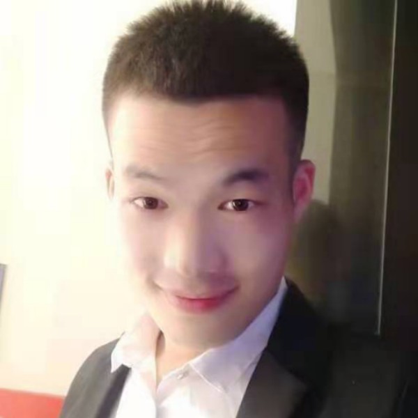 密峰丛里一朵花的照片