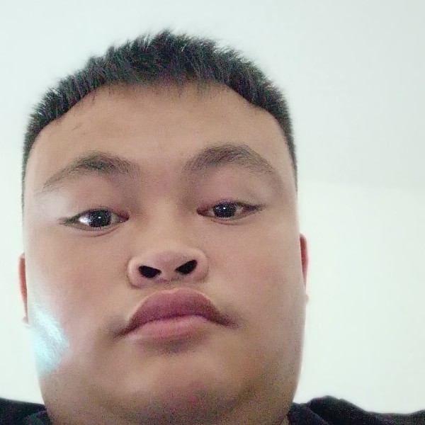 耍酷扯小熊猫的照片