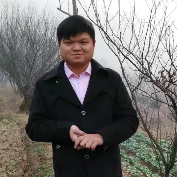 板栗无垠的照片