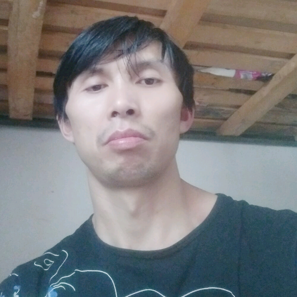 鼠标吃醋妩媚的照片