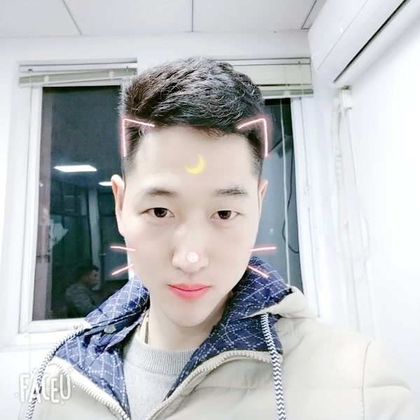 化羽漫步幽默的照片