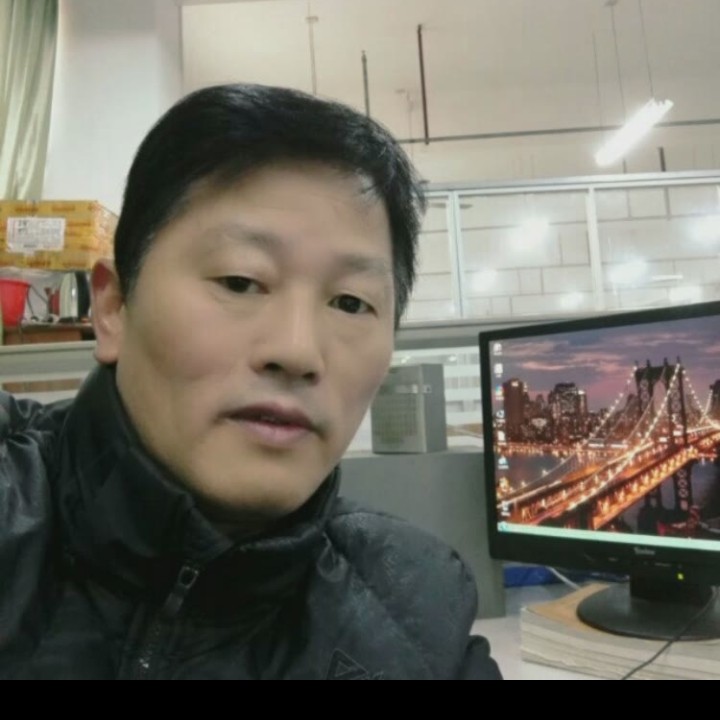 典雅挽手涟漪的照片