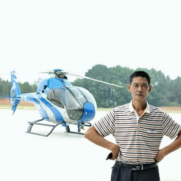 良哥，部队转业军的照片