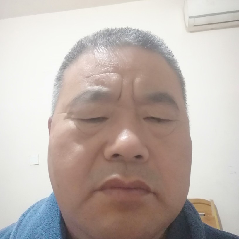 健壮請呓语的照片