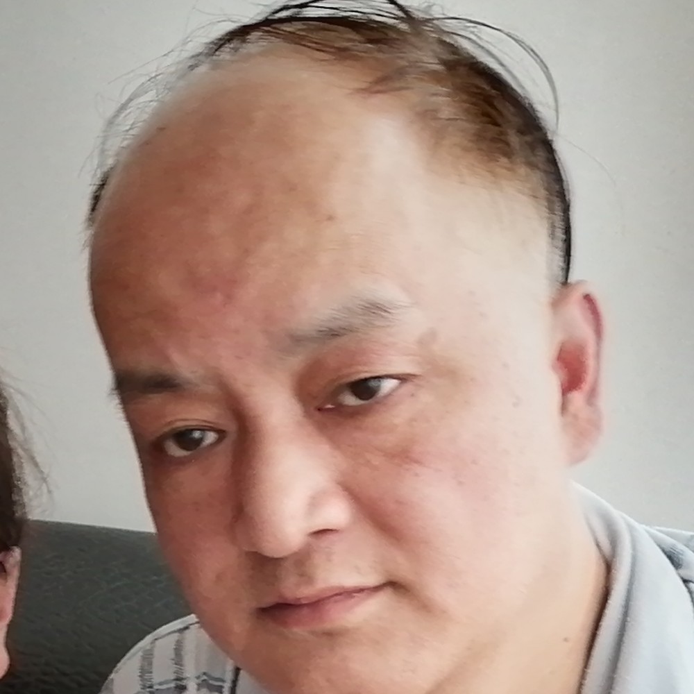 河马闻单纯的照片