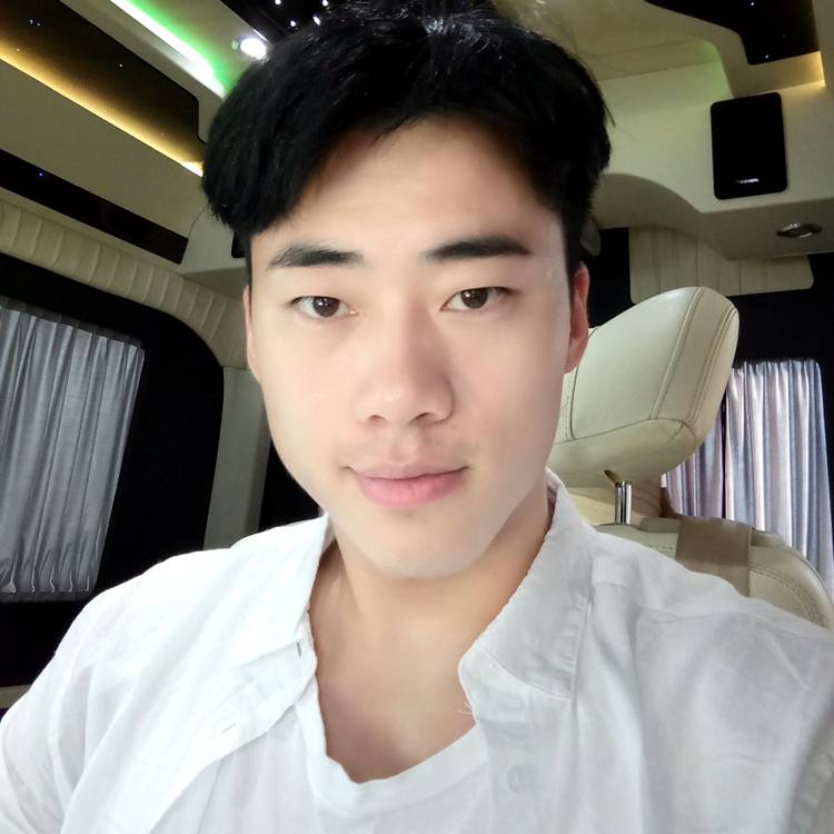 黑月亮cy的照片