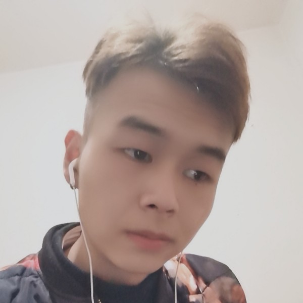 踏实爱恋霓裳的照片