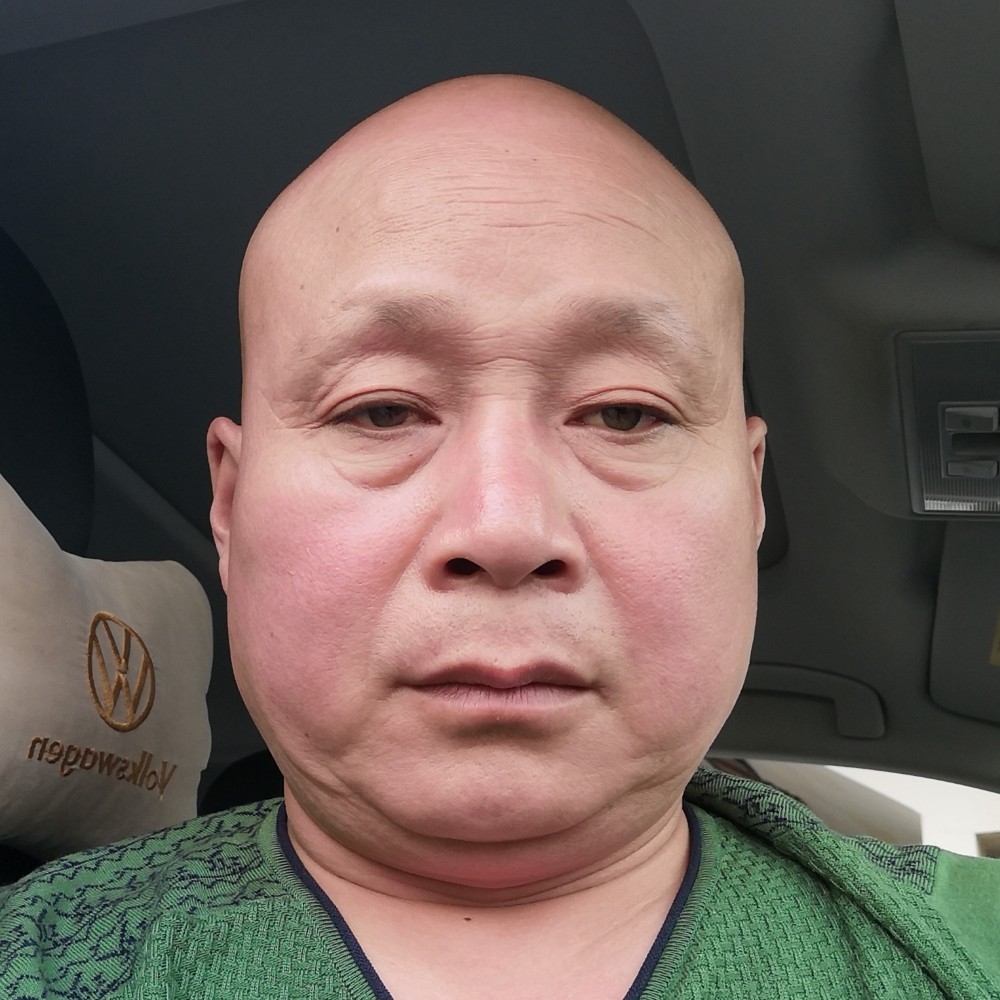 超短裙倾心震动的照片