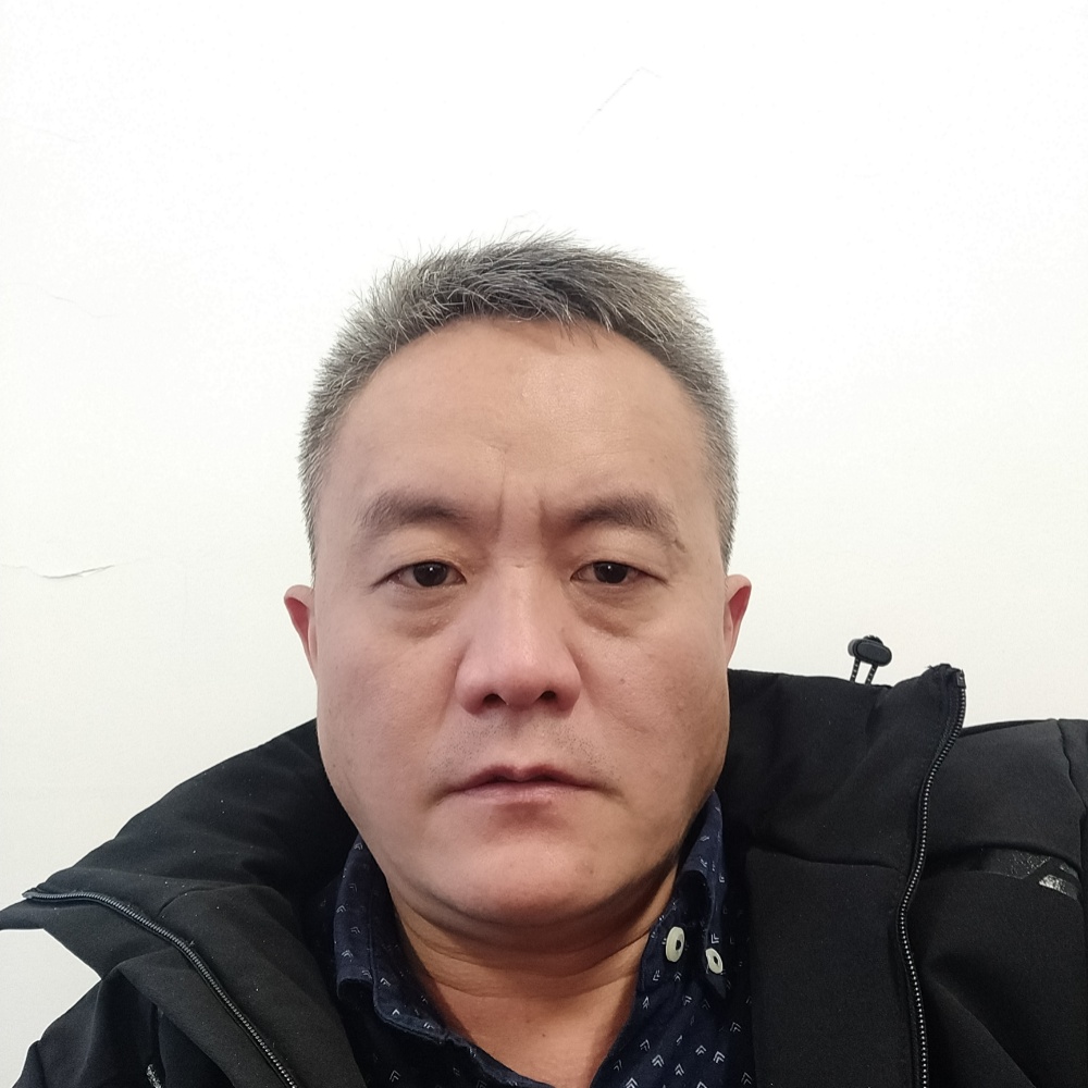 平淡漫步红酒的照片