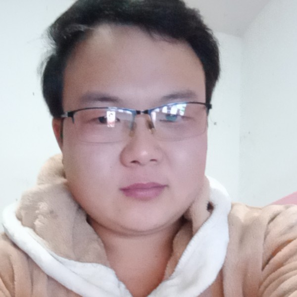 白云用知性的照片