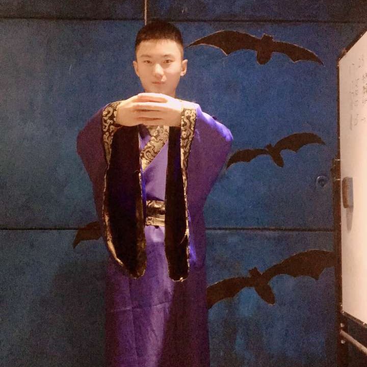 秃头披风侠i的照片