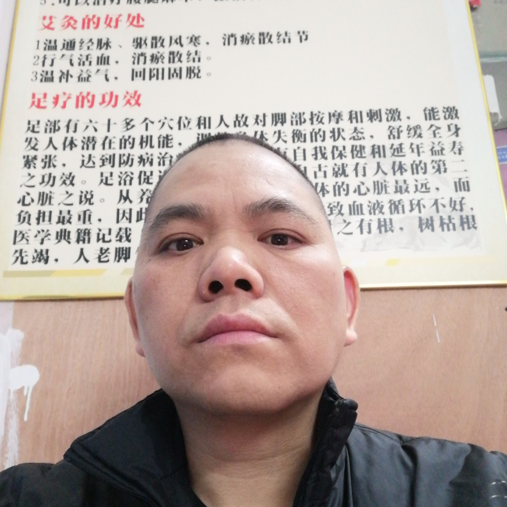 草厚的孤狼的照片