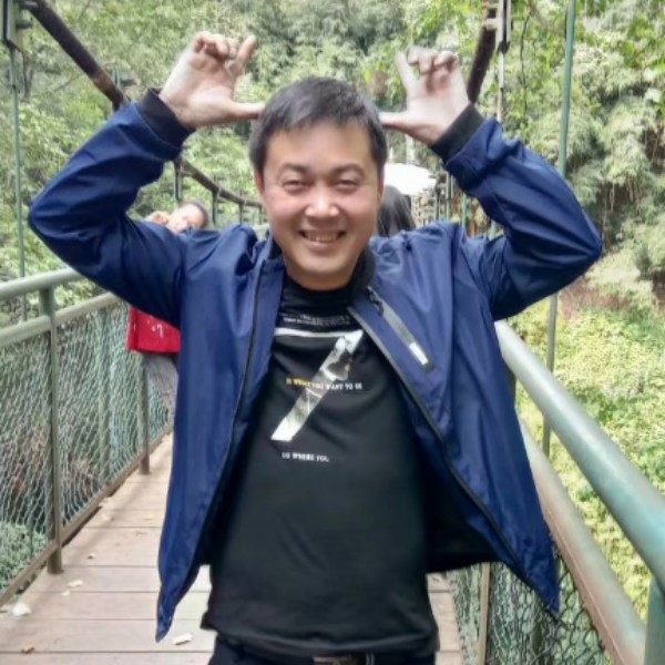 余溫泪了勤奋的照片