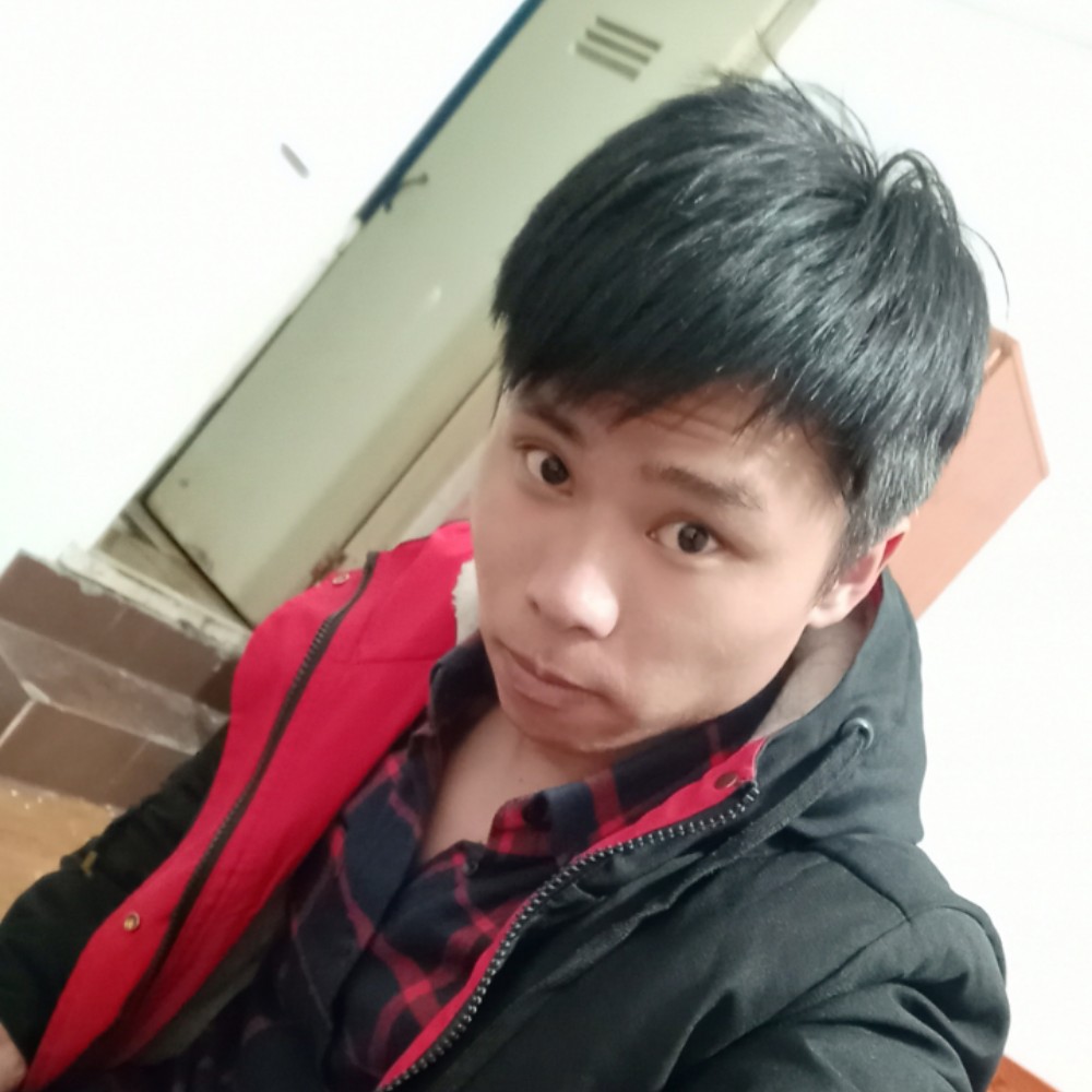 不是当初少年的照片