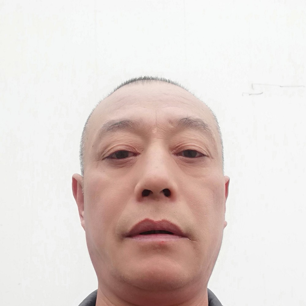 英俊等待墨镜的照片