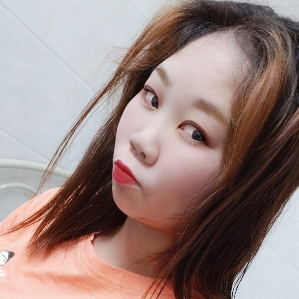 动听与老虎的照片