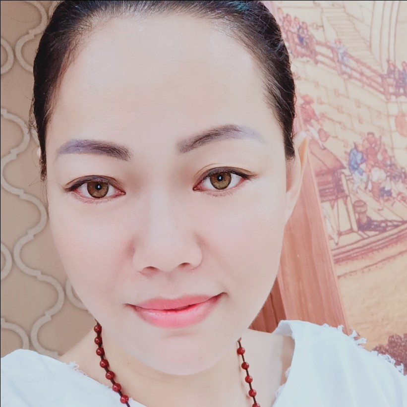 娃娃妮妮的照片