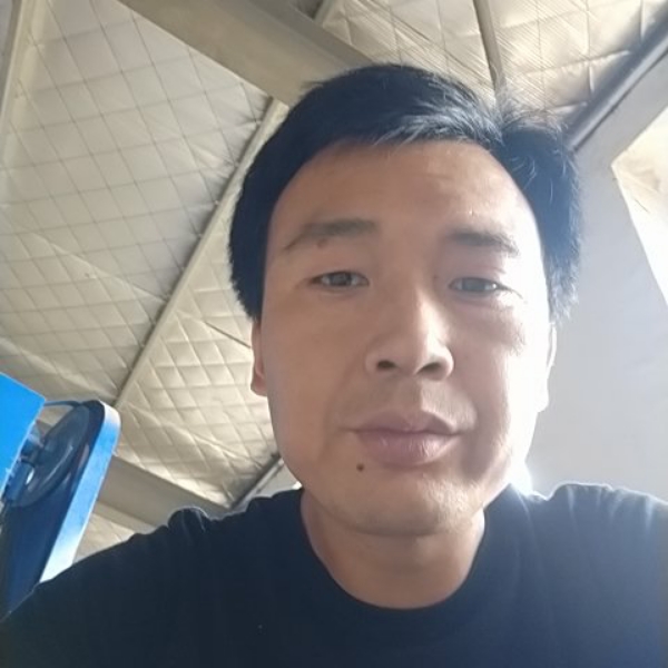 高高倾心南鸢的照片