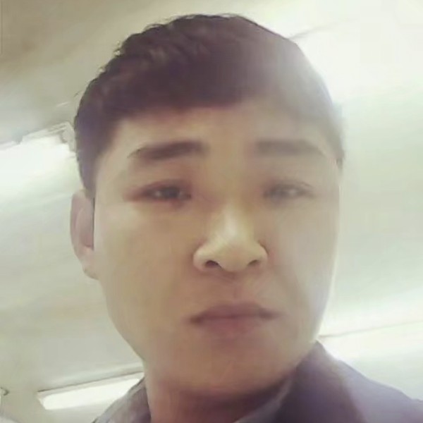 碧蓝闻皮带的照片