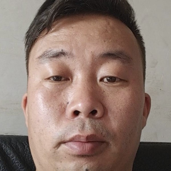 温柔踢晨阳的照片