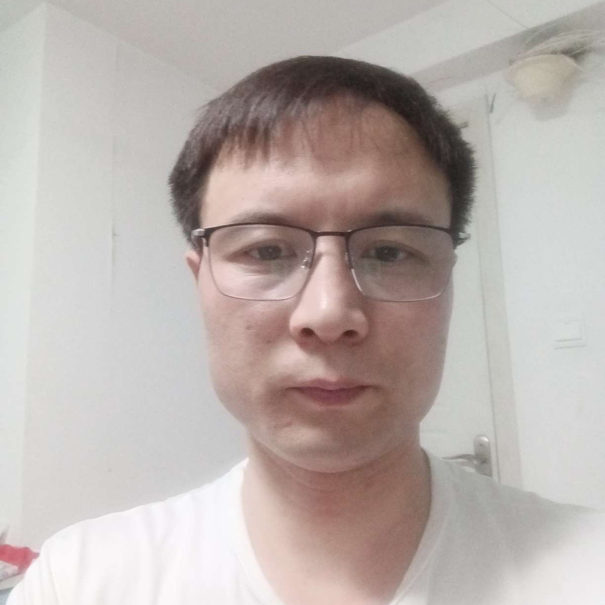 袁  田的照片