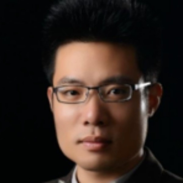 青琯挽手无垠的照片