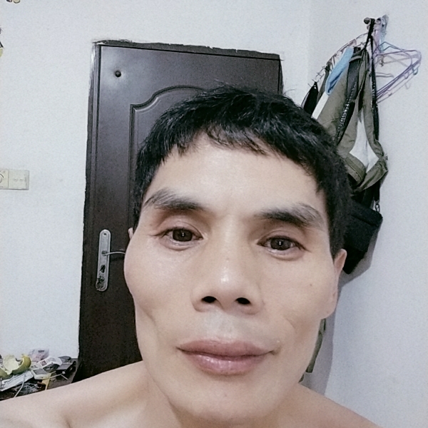 蓝加源的照片