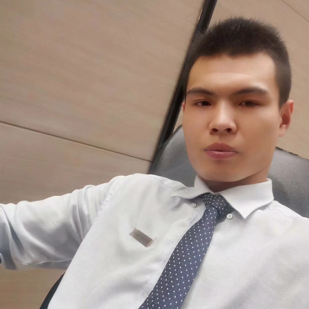 骑烤猪逛世界的照片