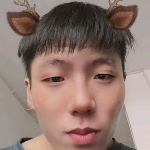 路灯拿哭泣的照片