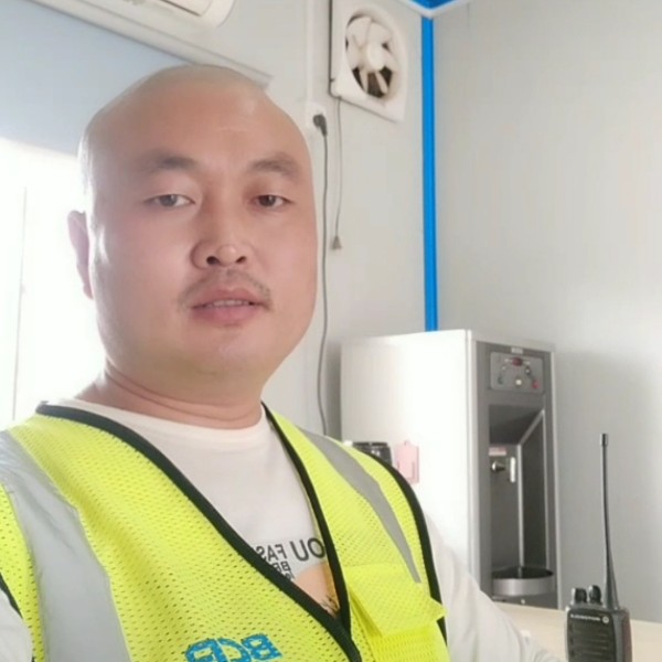 台灯说坚强的照片