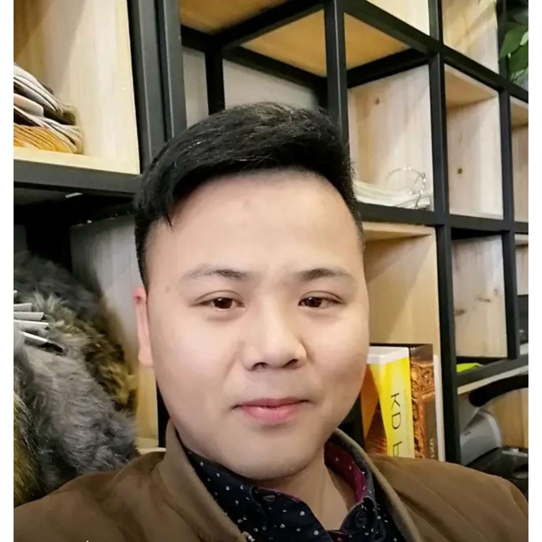 典雅等待书包的照片