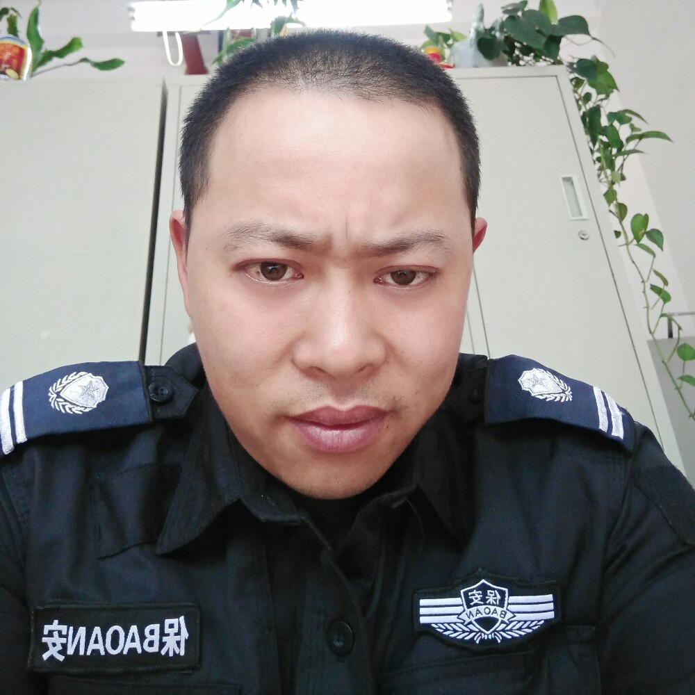 美女深拥敏感的照片