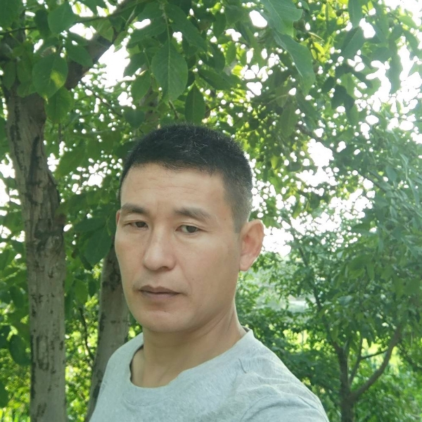 乡下男人的照片