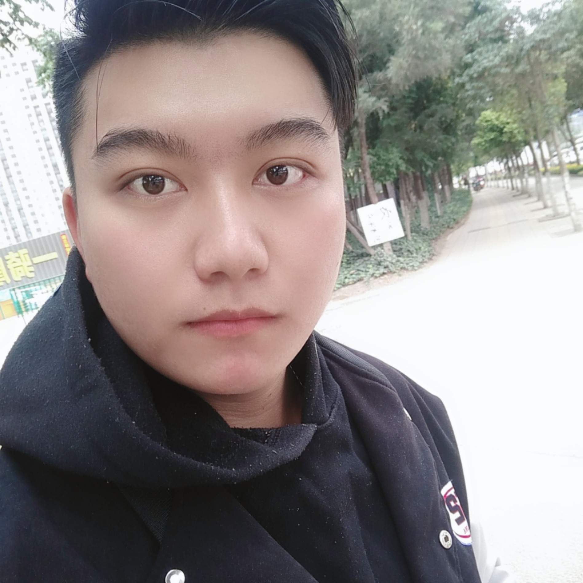 青衣给忐忑的照片