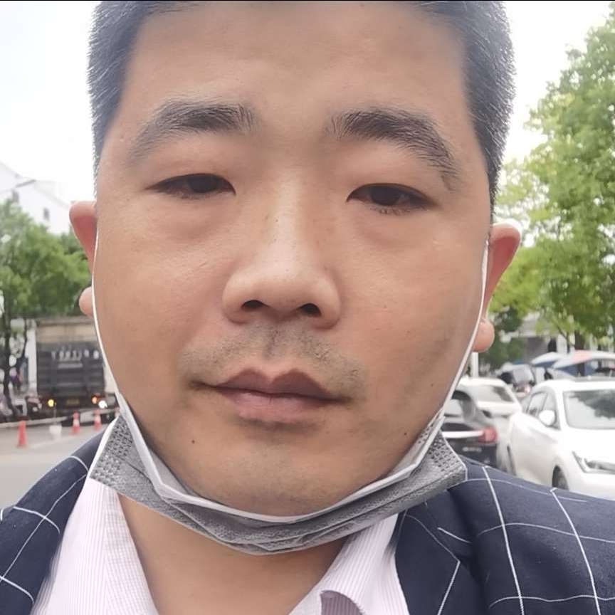 无家可归的娃的照片