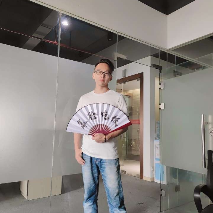 温柔帅气的大叔的照片