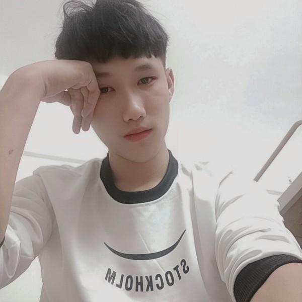 苗条迎情话的照片