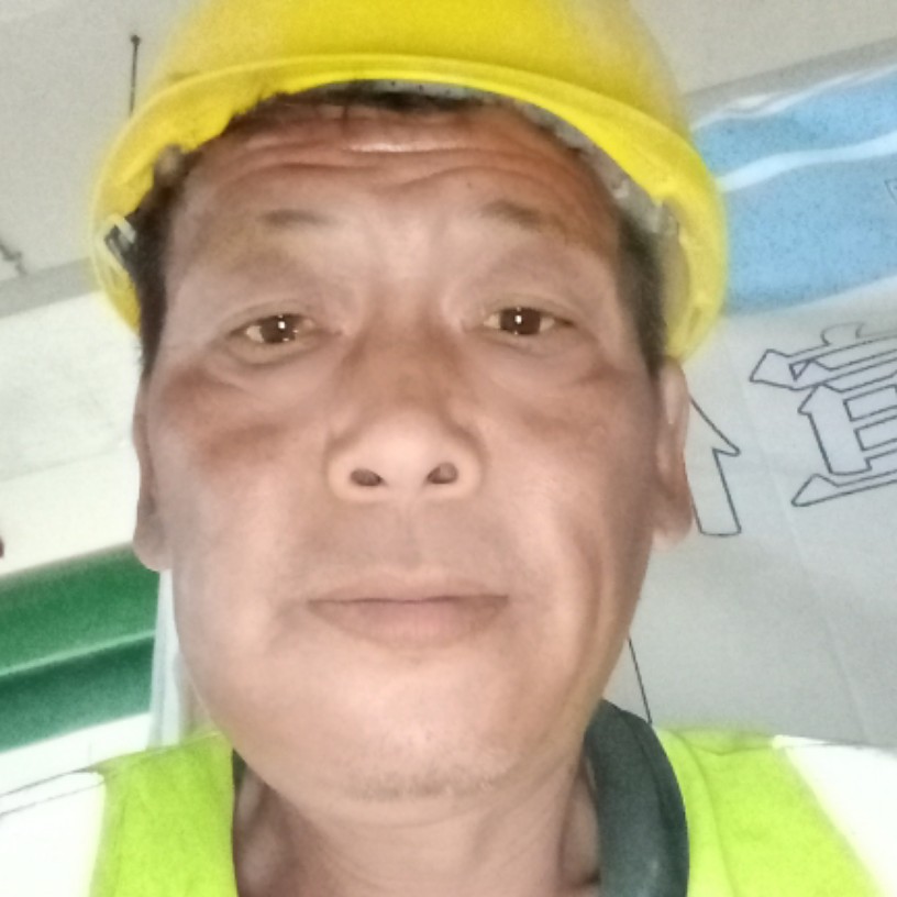 单薄踢黑裤的照片