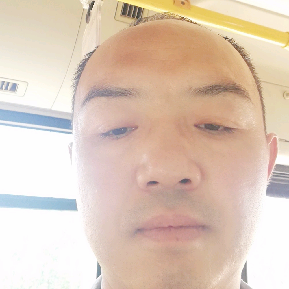 稳重向思恋的照片
