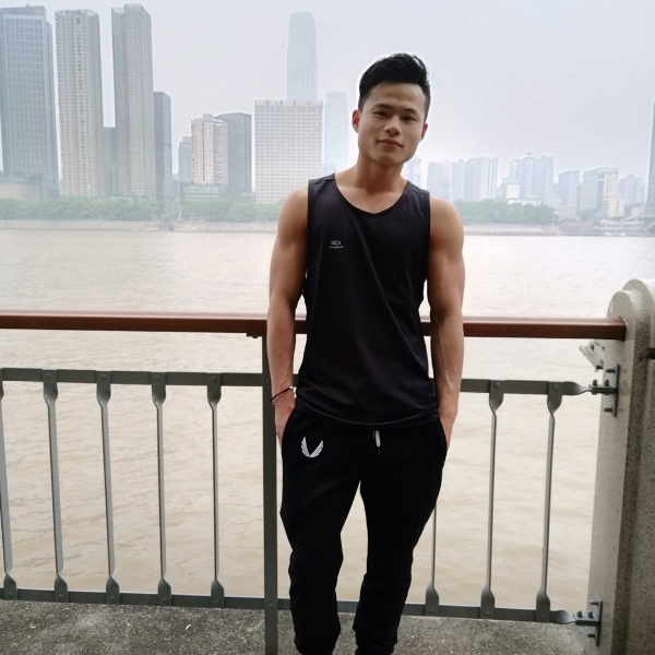 帽子回首愉快的照片
